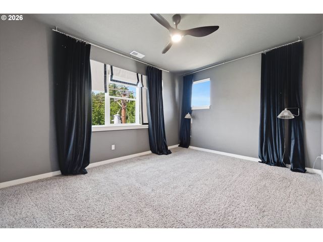 494 Ne CLEVELAND Ave, Gresham, OR 97030