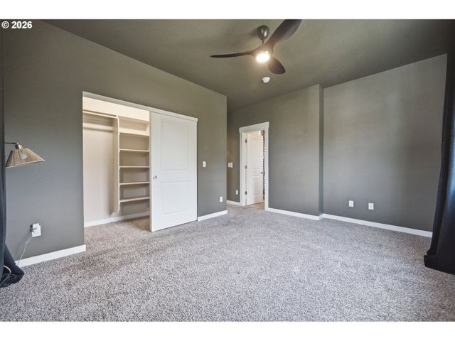 494 Ne CLEVELAND Ave, Gresham, OR 97030