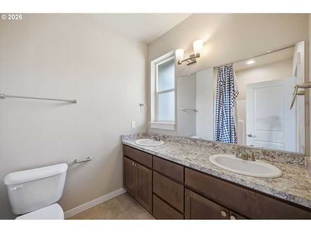 494 Ne CLEVELAND Ave, Gresham, OR 97030