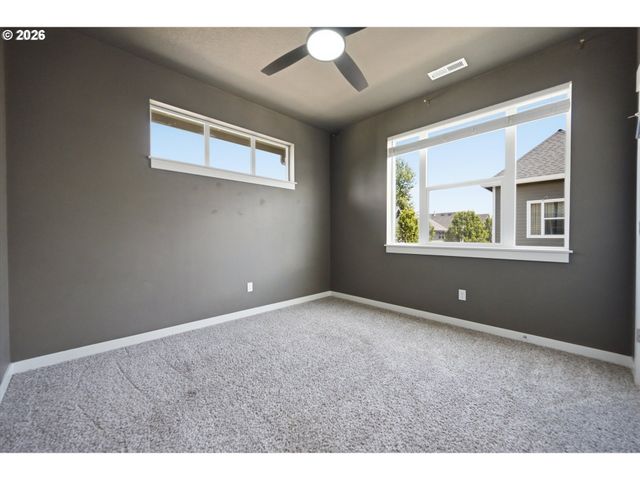 494 Ne CLEVELAND Ave, Gresham, OR 97030