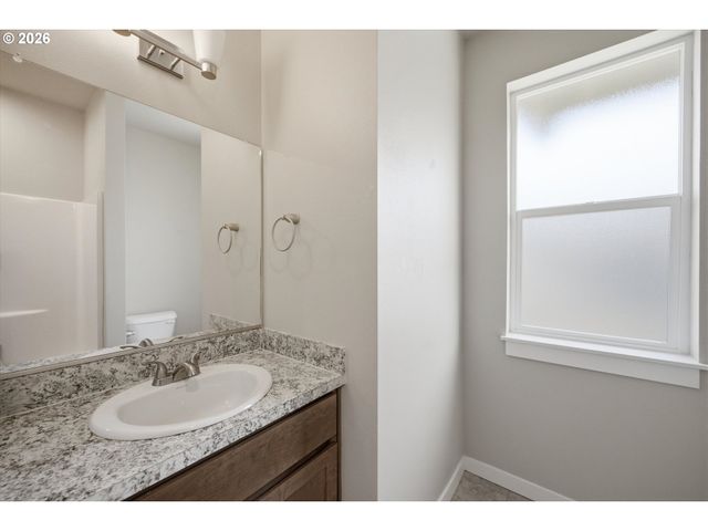 494 Ne CLEVELAND Ave, Gresham, OR 97030