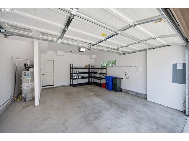 494 Ne CLEVELAND Ave, Gresham, OR 97030