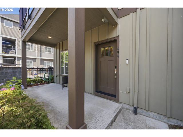 494 Ne CLEVELAND Ave, Gresham, OR 97030