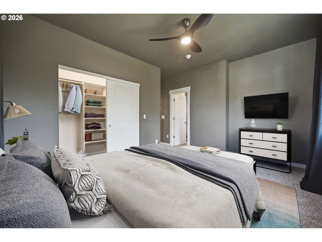 494 Ne CLEVELAND Ave, Gresham, OR 97030