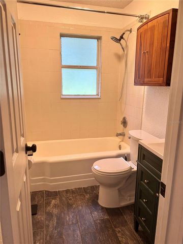 2404 GRANDVIEW AVENUE, Sanford, FL 32771
