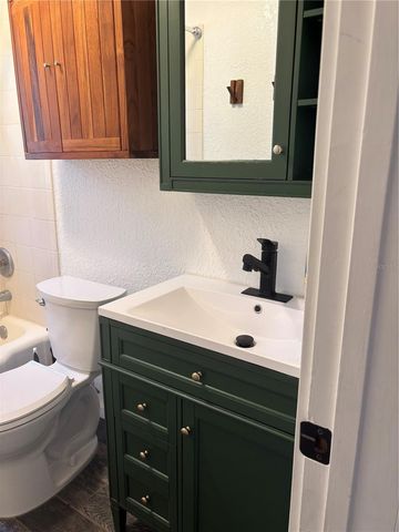 2404 GRANDVIEW AVENUE, Sanford, FL 32771