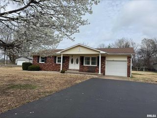 1008 Jeffrey Drive, Carterville, IL 62918