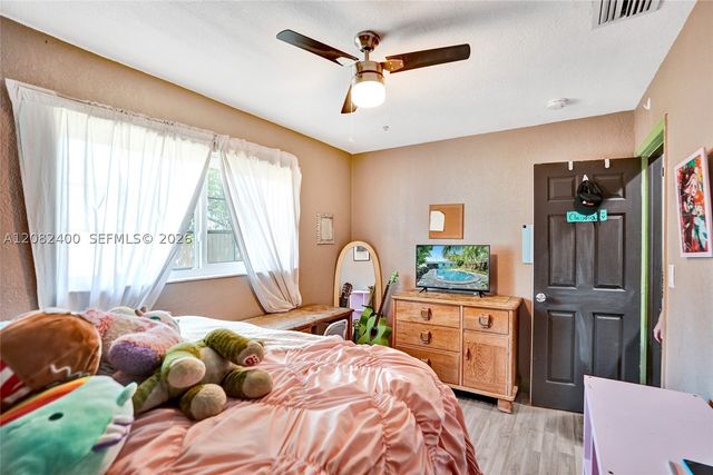 1124 NW 16th St, Fort Lauderdale, FL 33311