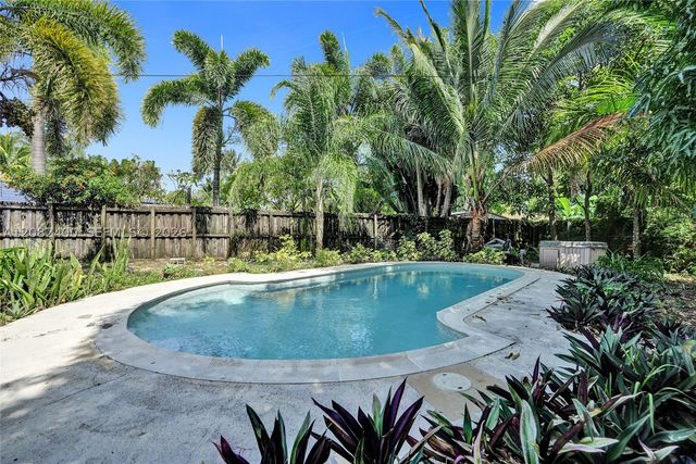 1124 NW 16th St, Fort Lauderdale, FL 33311