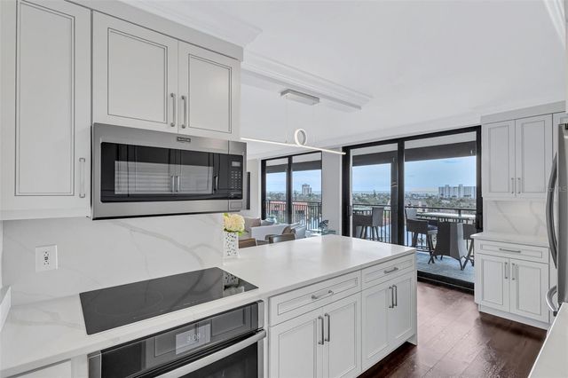 4822 OCEAN BOULEVARD 9A, Siesta Key, FL 34242