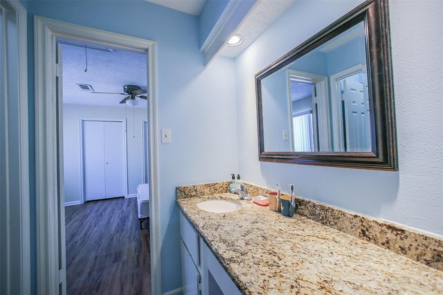 9511 Sharpcrest Street, Houston, TX 77036