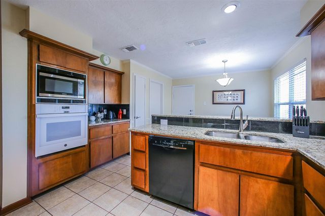 9511 Sharpcrest Street, Houston, TX 77036