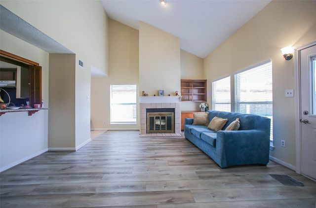 9511 Sharpcrest Street, Houston, TX 77036
