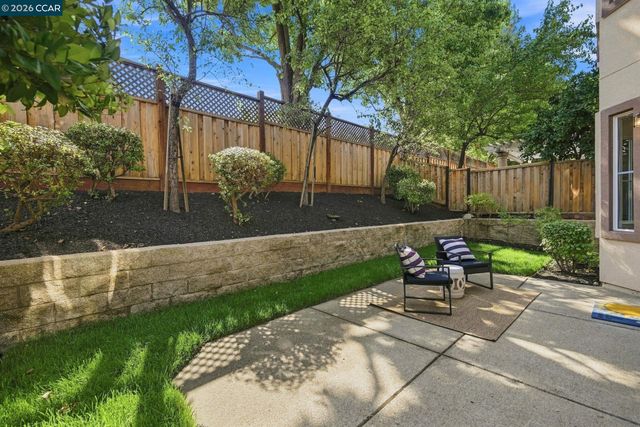 222 Abigail Cir, Danville, CA 94506