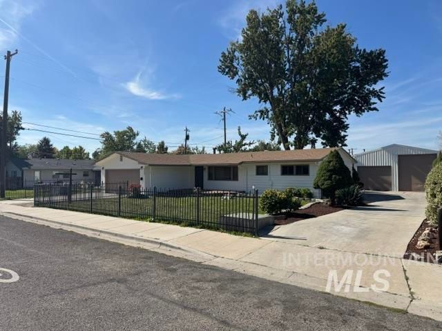 2307 S Columbus St, Boise, ID 83705