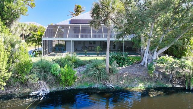 693 Emeril CT, Sanibel, FL 33957