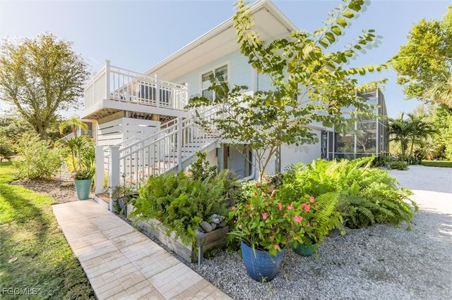 693 Emeril CT, Sanibel, FL 33957