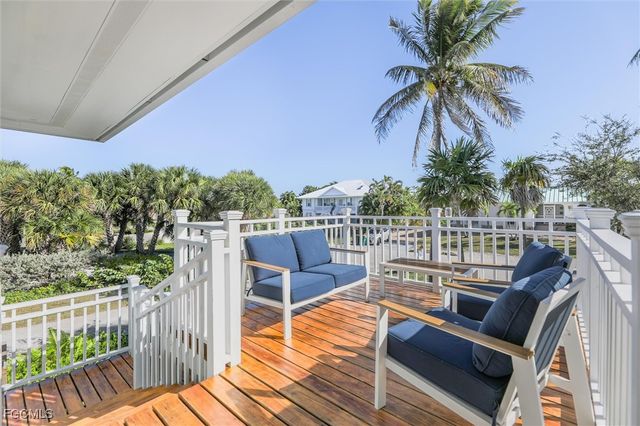 693 Emeril CT, Sanibel, FL 33957