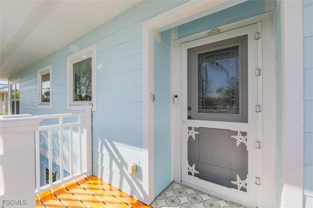 693 Emeril CT, Sanibel, FL 33957