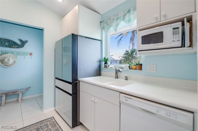 693 Emeril CT, Sanibel, FL 33957