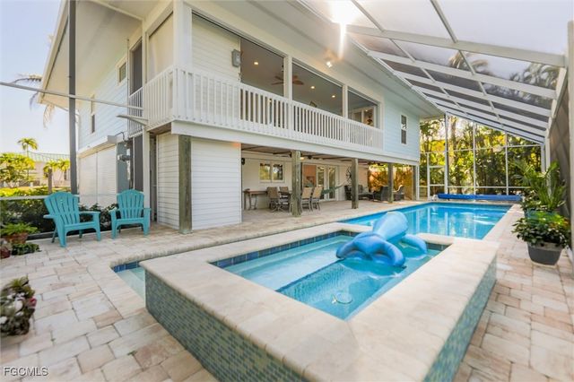 693 Emeril CT, Sanibel, FL 33957