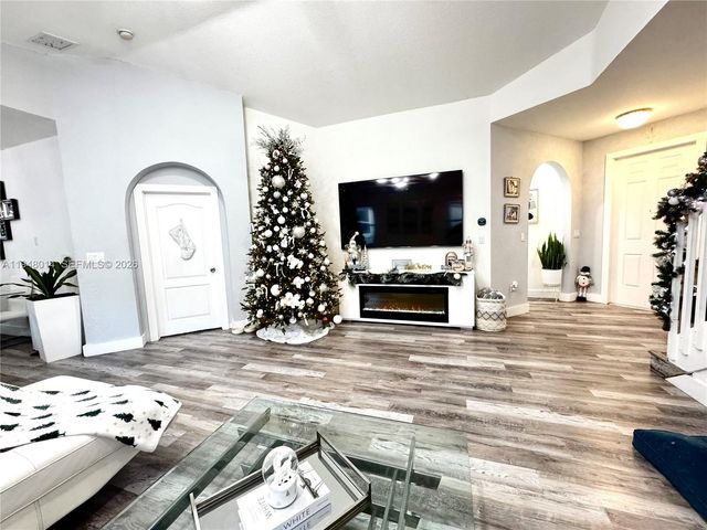 2101 NE 37th Ter, Homestead, FL 33033