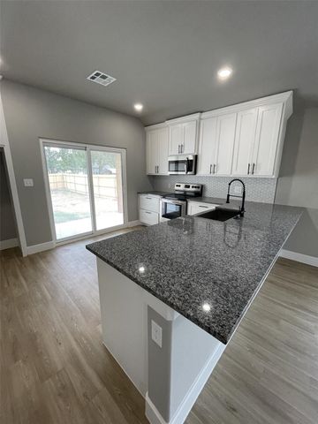 626 W Florence Street, Denison, TX 75020