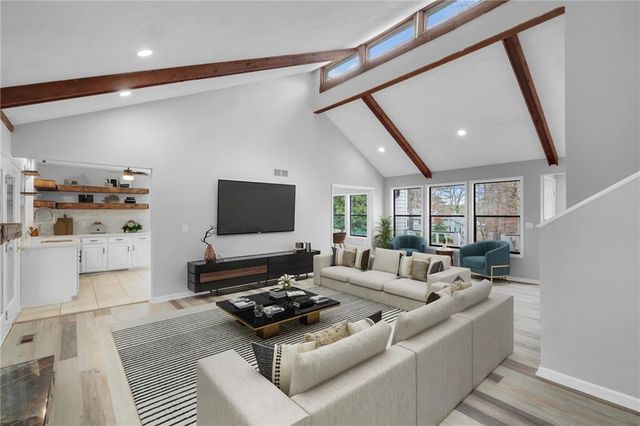 177 W Putnam Ferry W Road, Woodstock, GA 30189