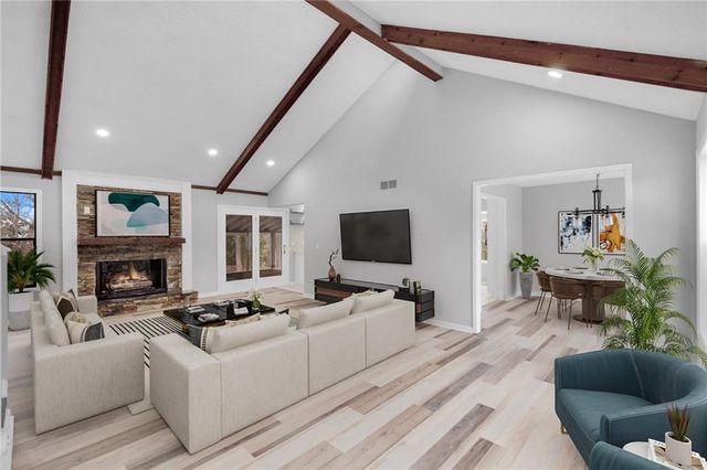 177 W Putnam Ferry W Road, Woodstock, GA 30189