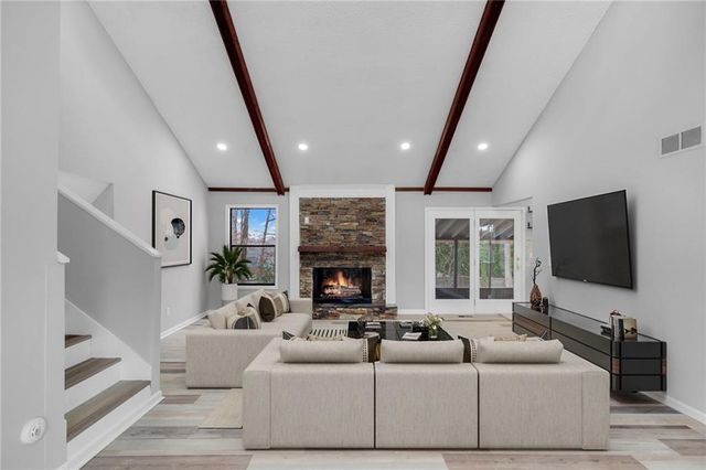 177 W Putnam Ferry W Road, Woodstock, GA 30189