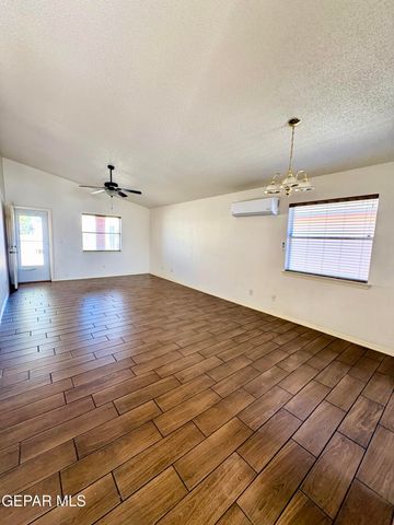 649 LINDA JOHNSON Avenue, El Paso, TX 79932