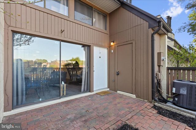 3911 WOODHUE PL, Alexandria, VA 22309