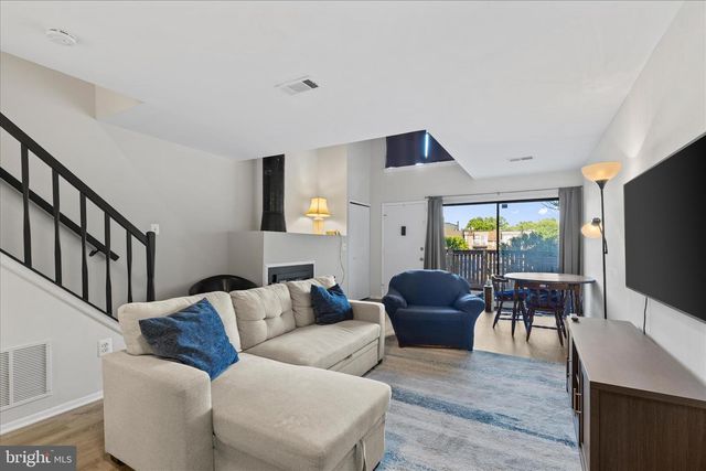 3911 WOODHUE PL, Alexandria, VA 22309