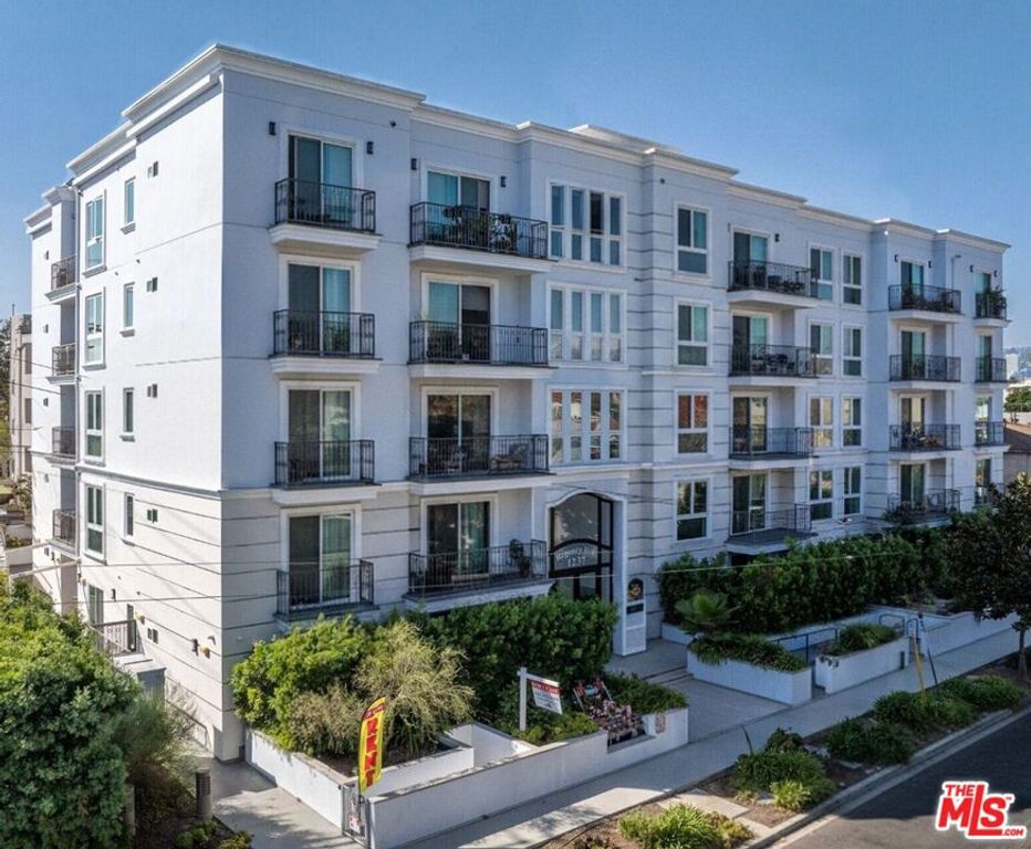 1237 S Holt Avenue 506, Los Angeles, CA 90035