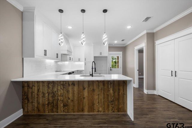 1722 N. Ross, Tyler, TX 75702