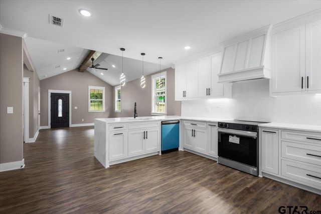 1722 N. Ross, Tyler, TX 75702