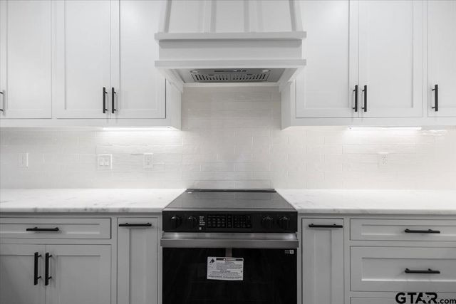 1722 N. Ross, Tyler, TX 75702