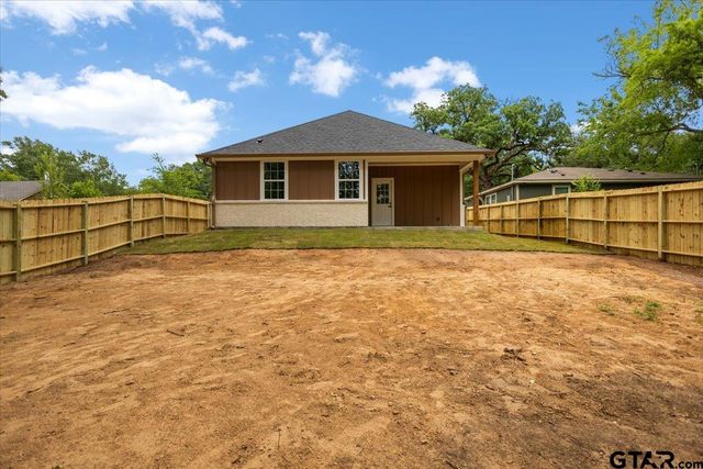 1722 N. Ross, Tyler, TX 75702