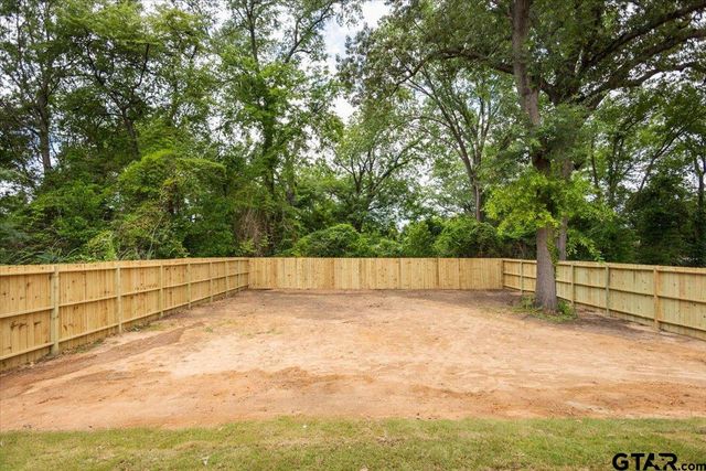 1722 N. Ross, Tyler, TX 75702