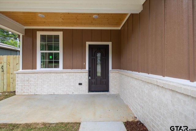 1722 N. Ross, Tyler, TX 75702