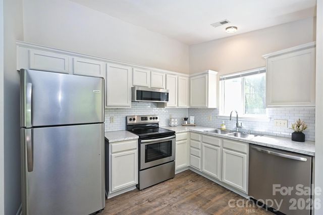 1605 Royal Tree Court, Charlotte, NC 28216