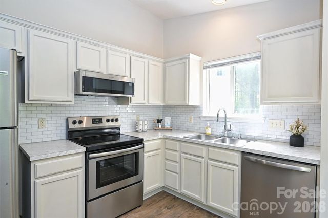 1605 Royal Tree Court, Charlotte, NC 28216