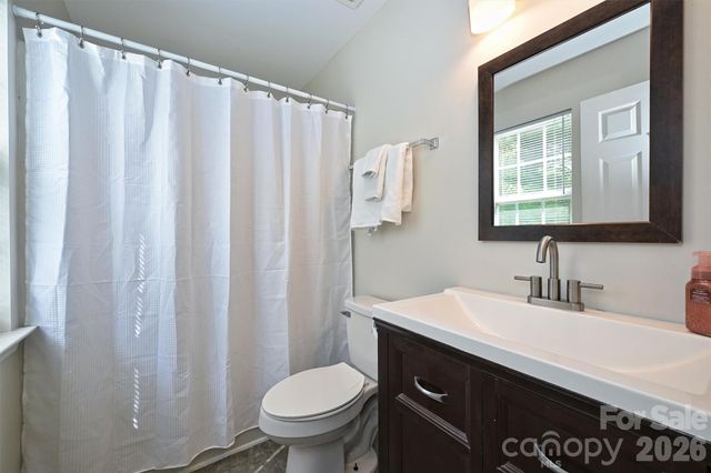 1605 Royal Tree Court, Charlotte, NC 28216