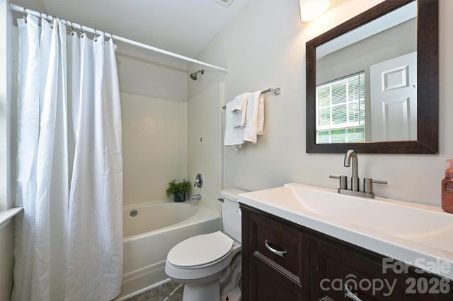 1605 Royal Tree Court, Charlotte, NC 28216