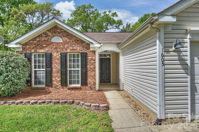 1605 Royal Tree Court, Charlotte, NC 28216