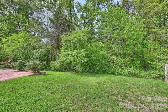 1605 Royal Tree Court, Charlotte, NC 28216