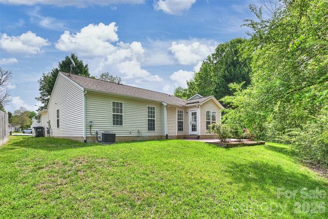 1605 Royal Tree Court, Charlotte, NC 28216