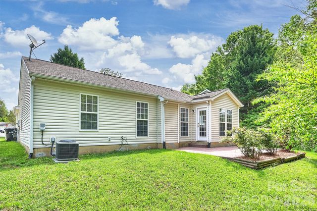 1605 Royal Tree Court, Charlotte, NC 28216