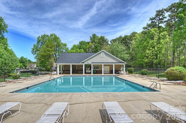1605 Royal Tree Court, Charlotte, NC 28216