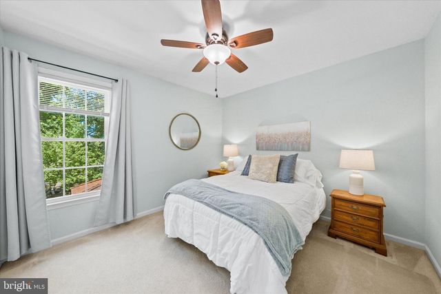 3203 KINROSS CIR, Herndon, VA 20171